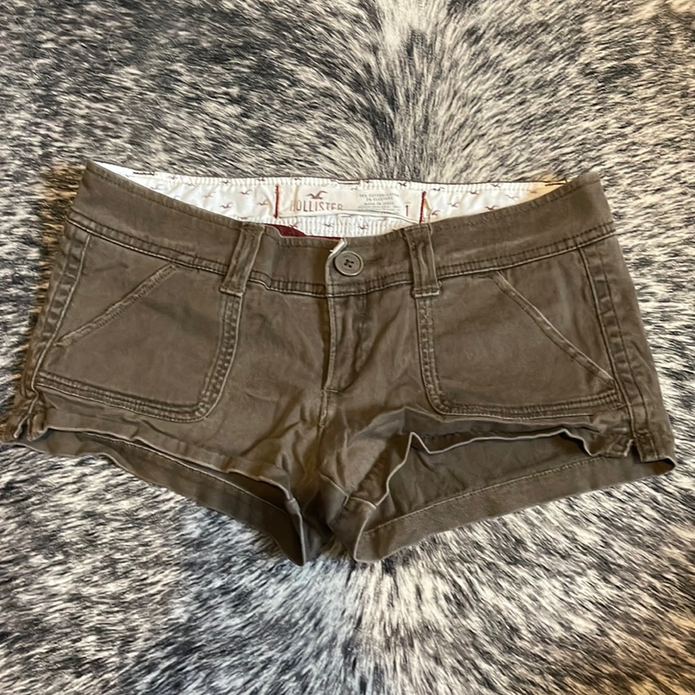 Hollister size one shorts